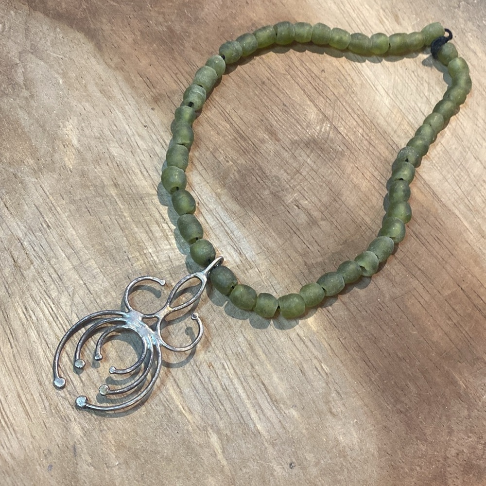 Recycled glass bead necklace and pendant - Picture 4 of 4